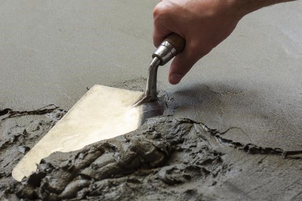 آشنایی با عیب‌های گروت سیمانی